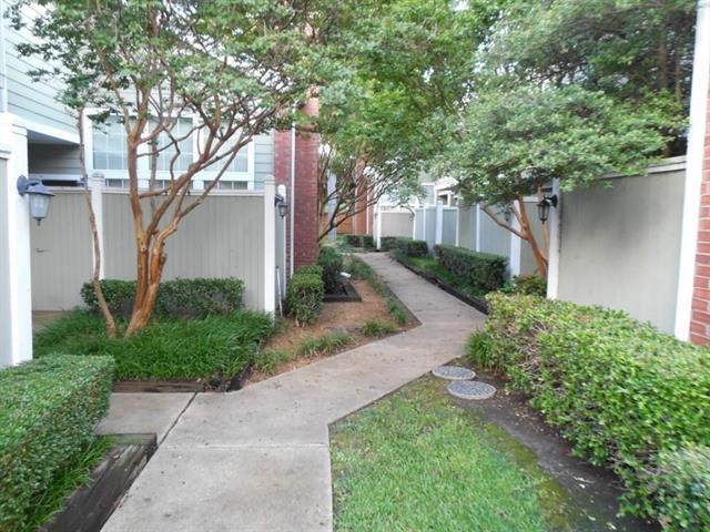 Foto del edificio - 6220 Bentwood Trail