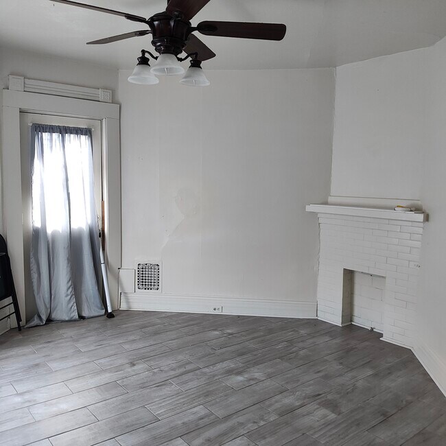 Foto del edificio - 535 W 8th St