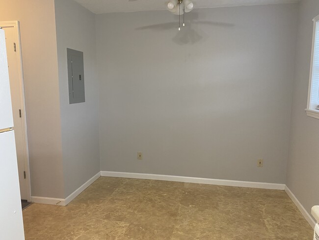 Dining Area - 1030 Jim Fox Rd