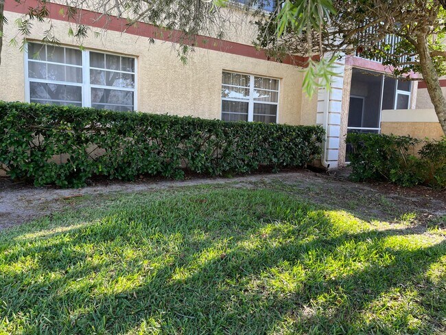 Foto del edificio - 1533 SE Royal Green Cir