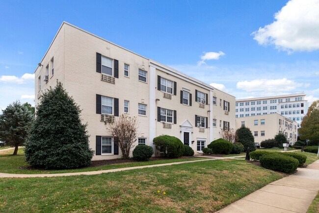 Foto del edificio - 2301 Farrington Ave
