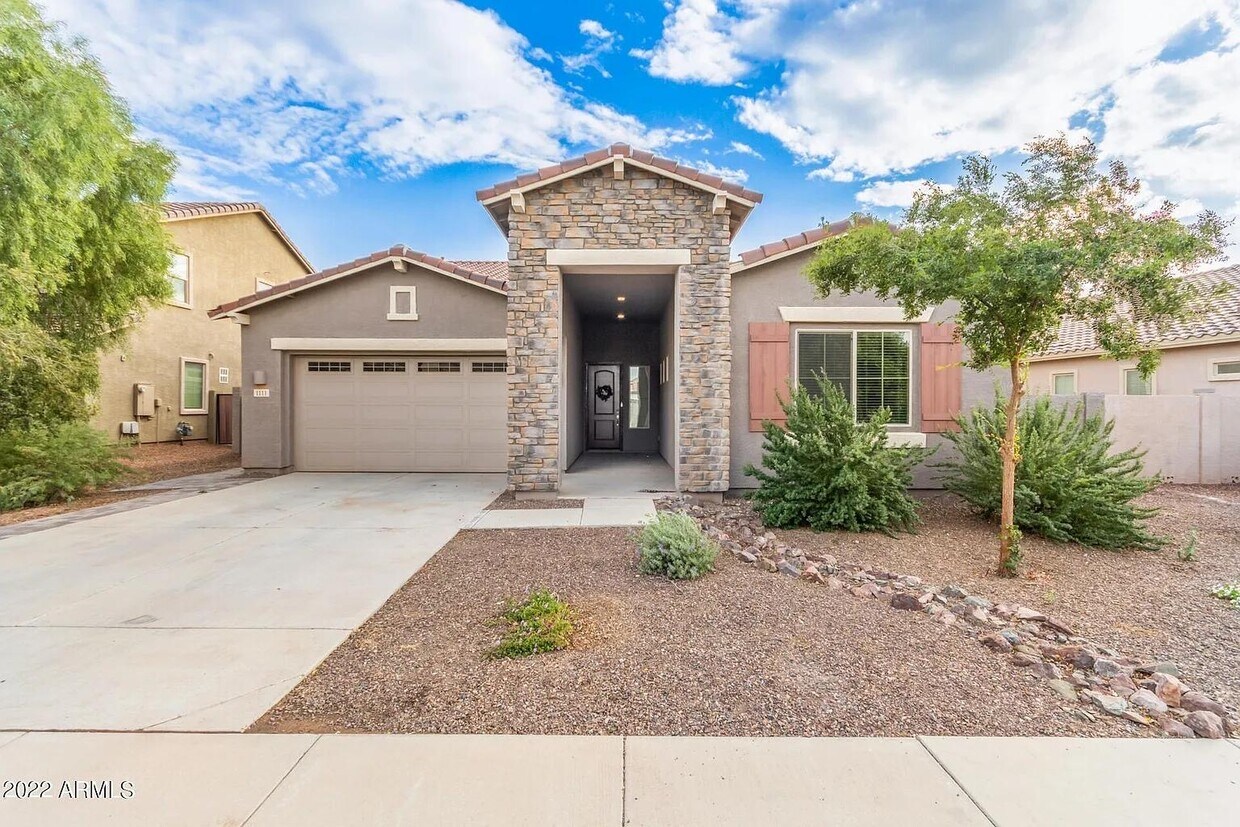 Primary Photo - 1111 E Regent Dr
