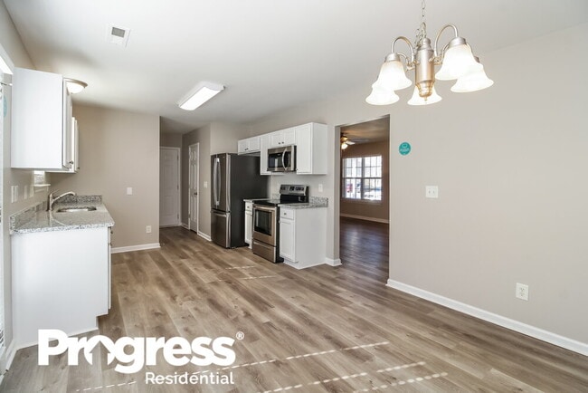Building Photo - 1220 Maple Ridge Dr