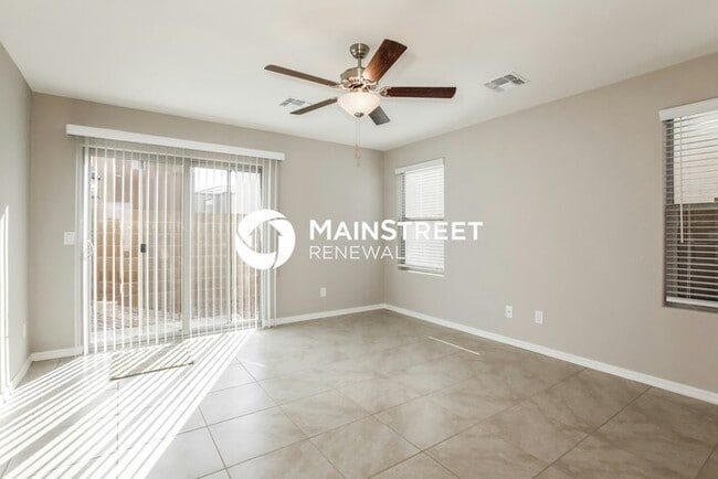 Foto del edificio - 3 Bedroom Pet-Friendly Home in Phoenix, AZ with Main Street Renewal