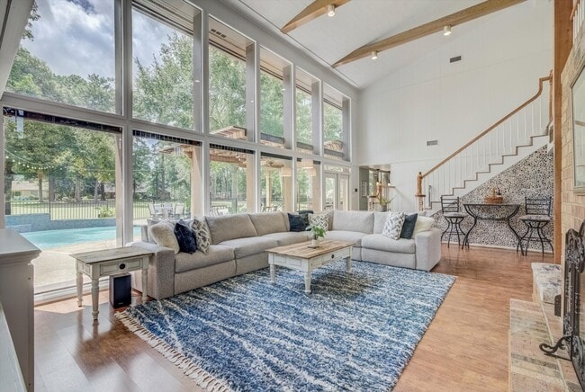 Building Photo - 22 Winged Foot Dr