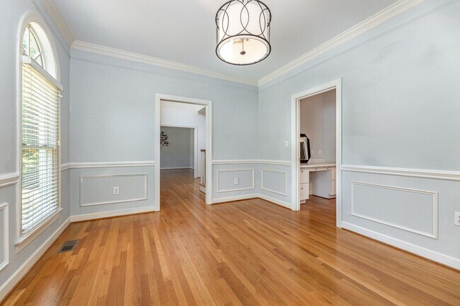 Building Photo - AWESOME house for rent  in Jamestown!