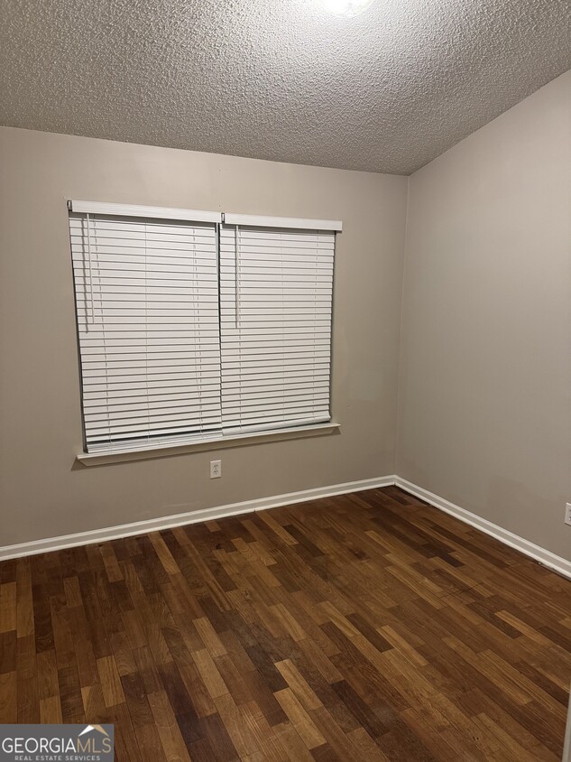 Building Photo - 449 Kara Ln