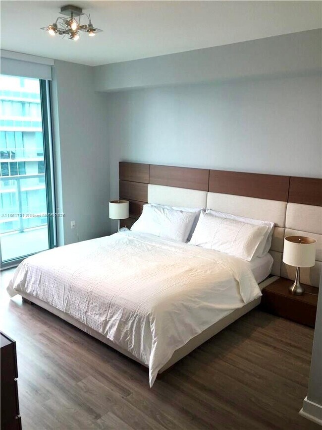 Foto del edificio - 1111 SW 1st Ave