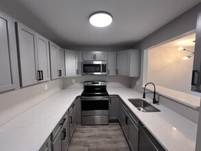 Building Photo - 15 Prospect St