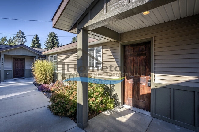 Building Photo - 1 Bed 1 Bath Cottage Centrally Located in CDA