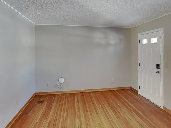 Foto del edificio - 2605 Eastman Dr