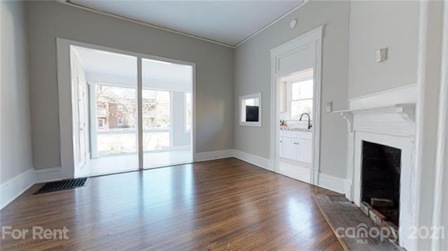 Foto del edificio - 428 Hawthorne Ln