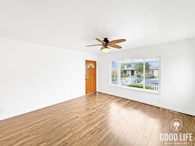 Building Photo - Inviting 3BD/2BA South Park Home with Turf Yards, Hardwood Floors & A/C