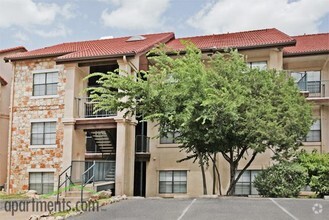 Waters Edge Apartment Homes Rentals - Georgetown, TX | Apartments.com