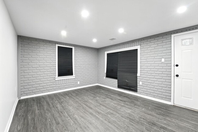 Building Photo - 354 Fernhill Ave