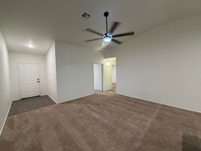 Foto del edificio - 3 BEDROOM HOME IN DESERT SKY!