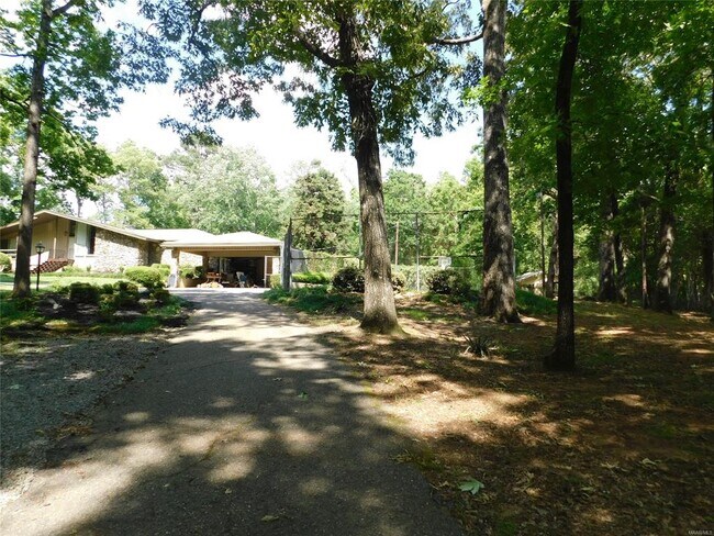 Building Photo - 56 Briarcliff Rd