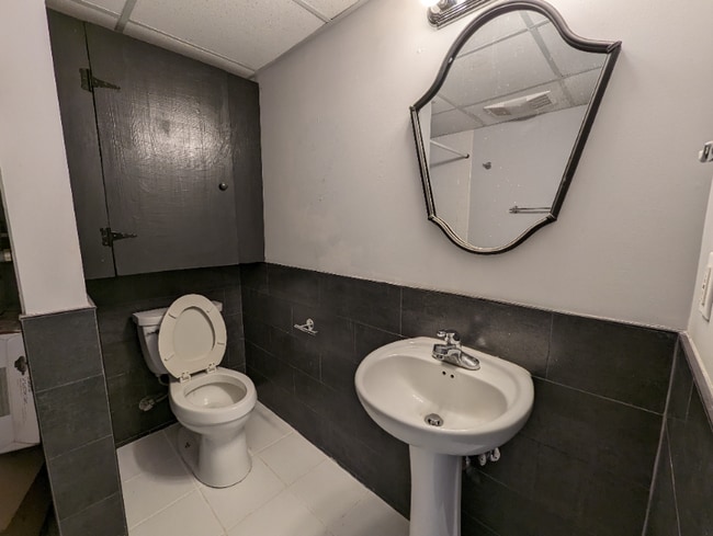 Building Photo - 406 Gaither St