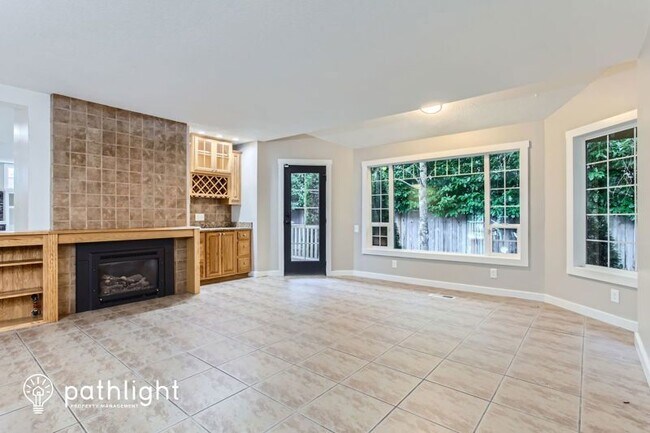 Building Photo - 6240 SW 171st Ave