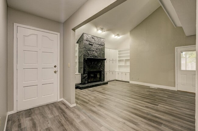 Building Photo - Stylish 2-Bed Duplex Near I-40 with Deck, ...