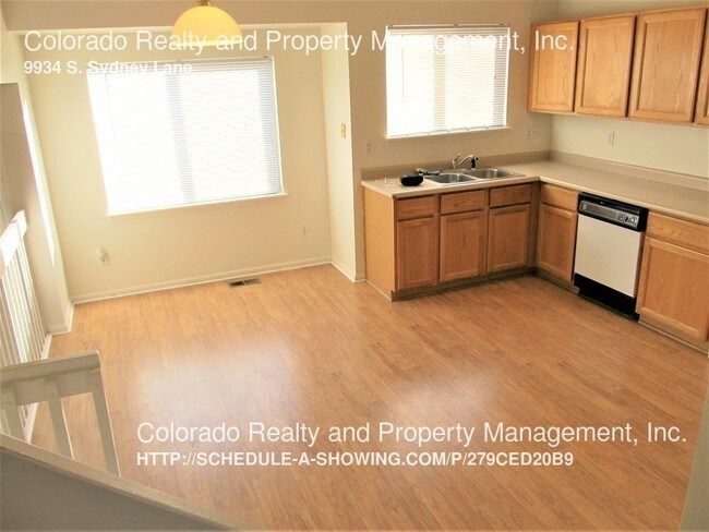 Foto del edificio - 9934 Sydney Ln