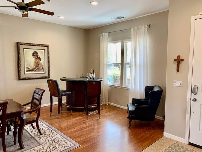 Building Photo - Beautifully Updated Single-Story Home on Q...