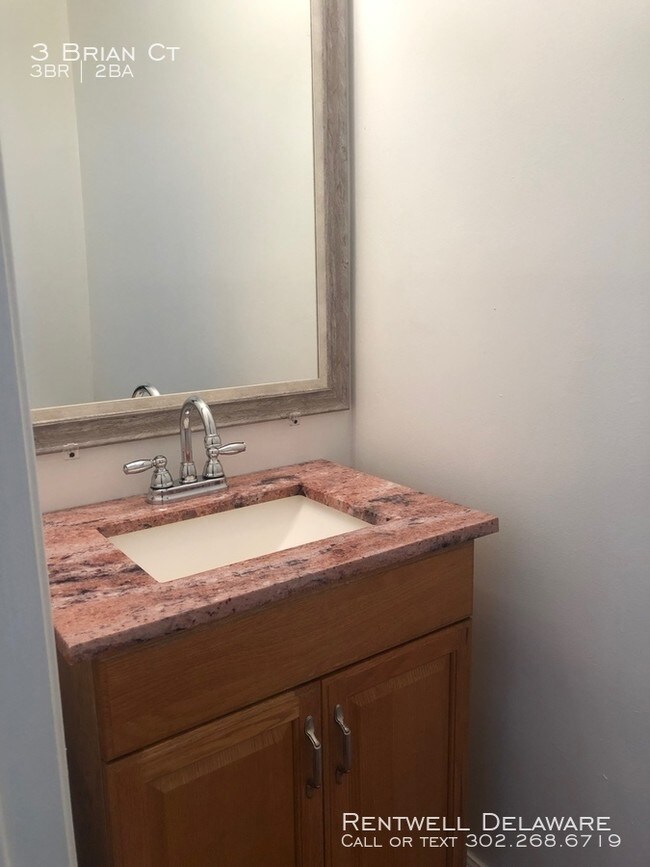 Building Photo - 3 bedroom / 1.5 bathroom (1300.00)
