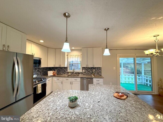 Foto del edificio - 4959 Linsey Ct