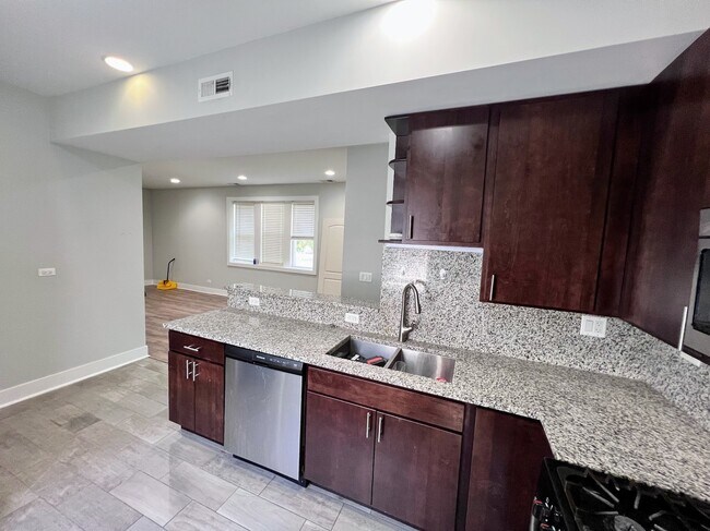 Building Photo - 3357 W Huron St