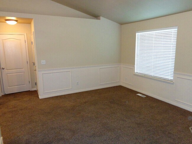 Foto del edificio - 2022 E Juniper Drive