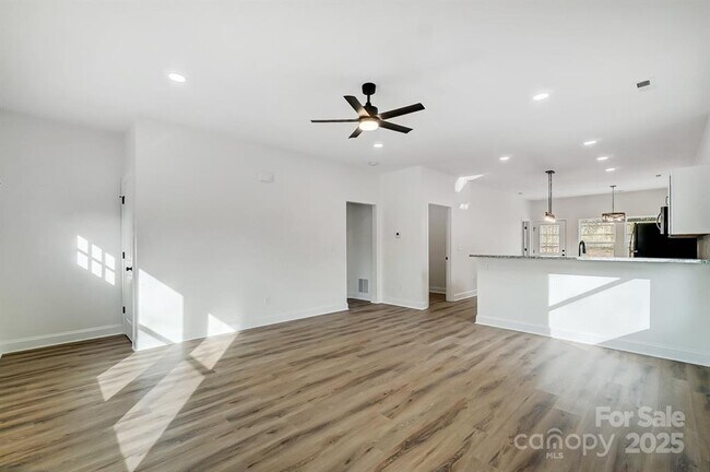 Foto del edificio - 424 Blanche Ave