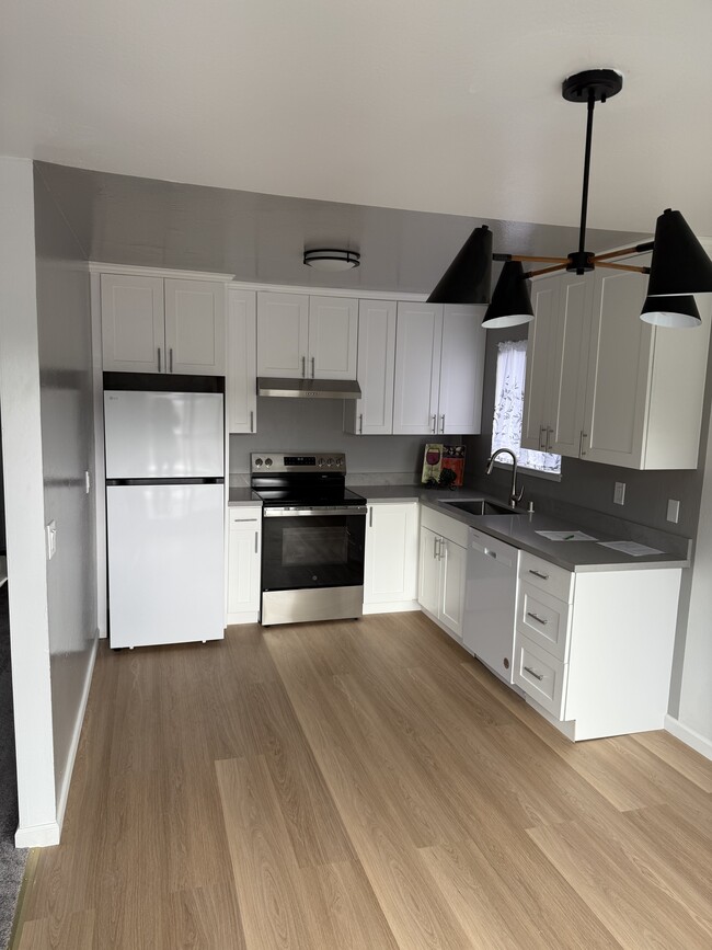 Building Photo - 750 Bacon St