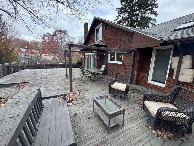 Building Photo - 2441 Potomac Ave