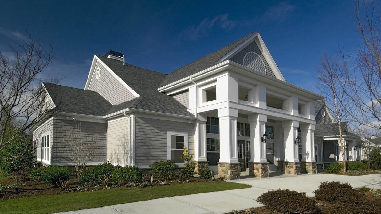 Quarry Hills Apartments in Quincy, MA