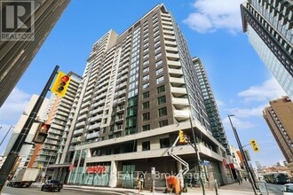 Building Photo - 180 George St