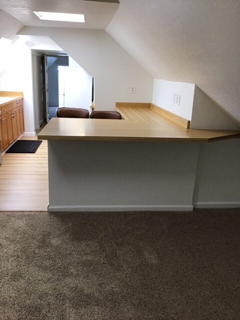 large counter - 1224 Naples St