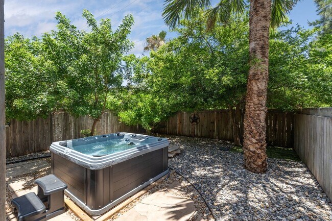 Foto del edificio - 1118 E Esperanza St