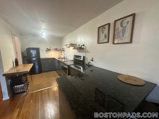 Building Photo - 121 Tremont St