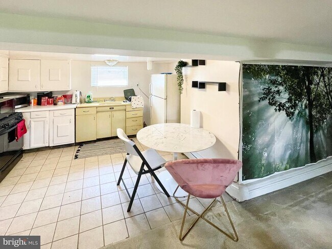 Foto del edificio - 4509 Queensbury Rd