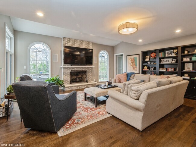 Foto del edificio - 445 Blue Ash Dr