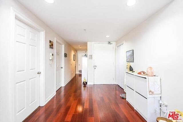Building Photo - 926 S Manhattan Pl