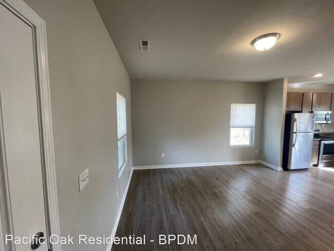 Building Photo - 3 br, 2 bath House - 1327 Kienast Drive