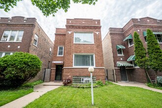 Building Photo - 1640 N Linder Ave