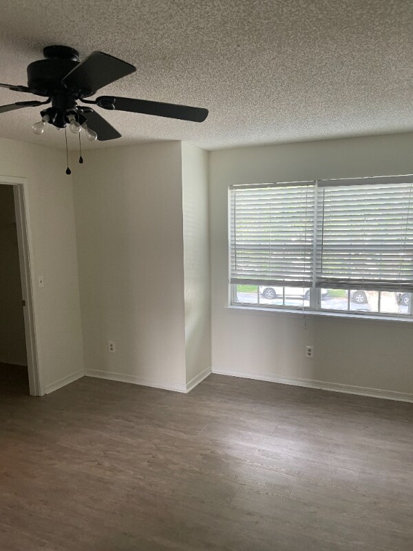 Building Photo - 11305 Lake Mandarin Cir E
