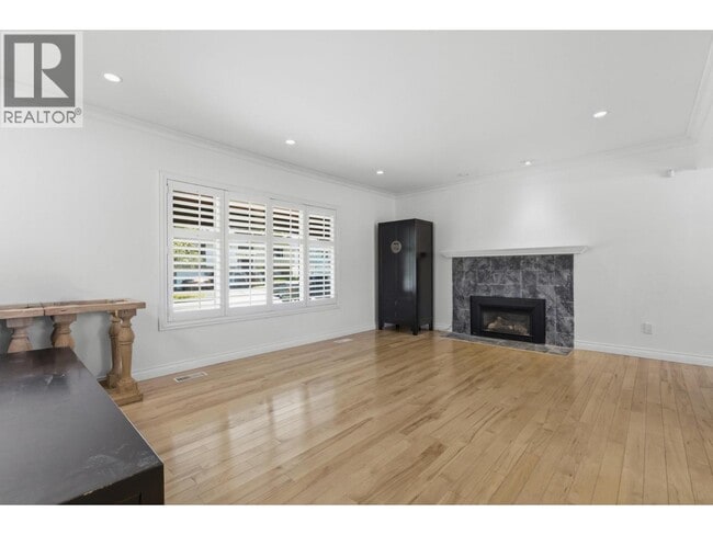 Building Photo - 10851 Rosecroft Crescent