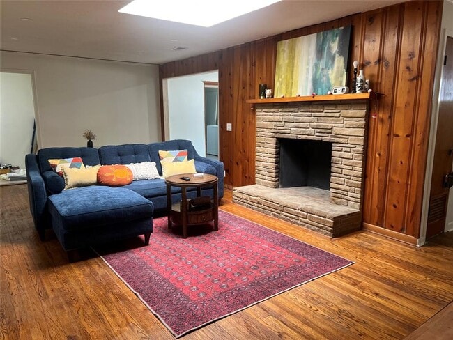Building Photo - 1003 W Bluebonnet Dr