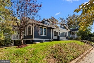 Building Photo - 6107 44th Ave Building Photo - 6107 44th Ave