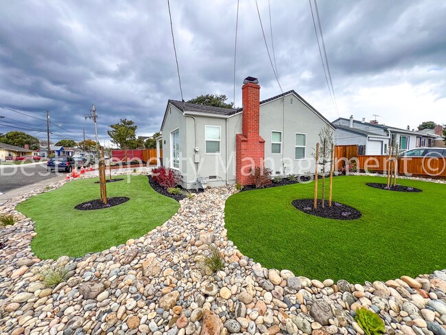 Foto del edificio - Charming Single-Family Home in Castro Valley