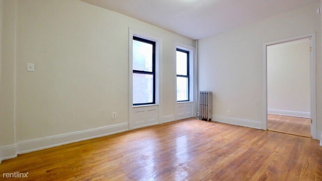 Building Photo - 1 br, 1 bath Duplex - 135 S Broadway DUPLEX