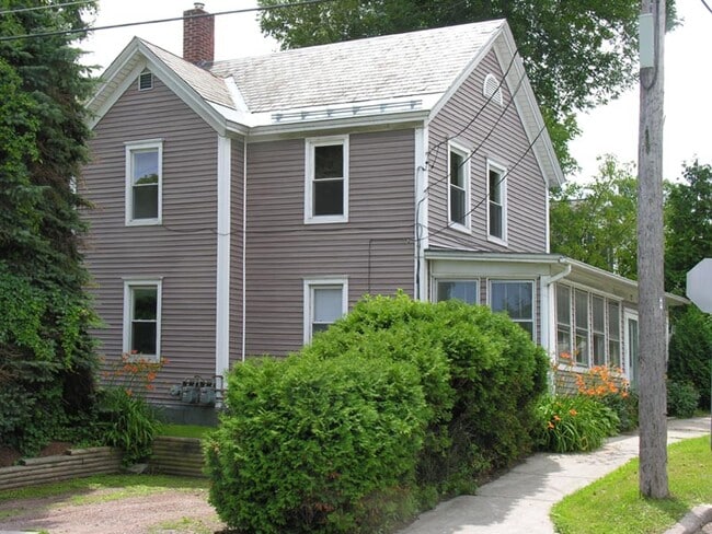 Building Photo - 2 Grove Street
